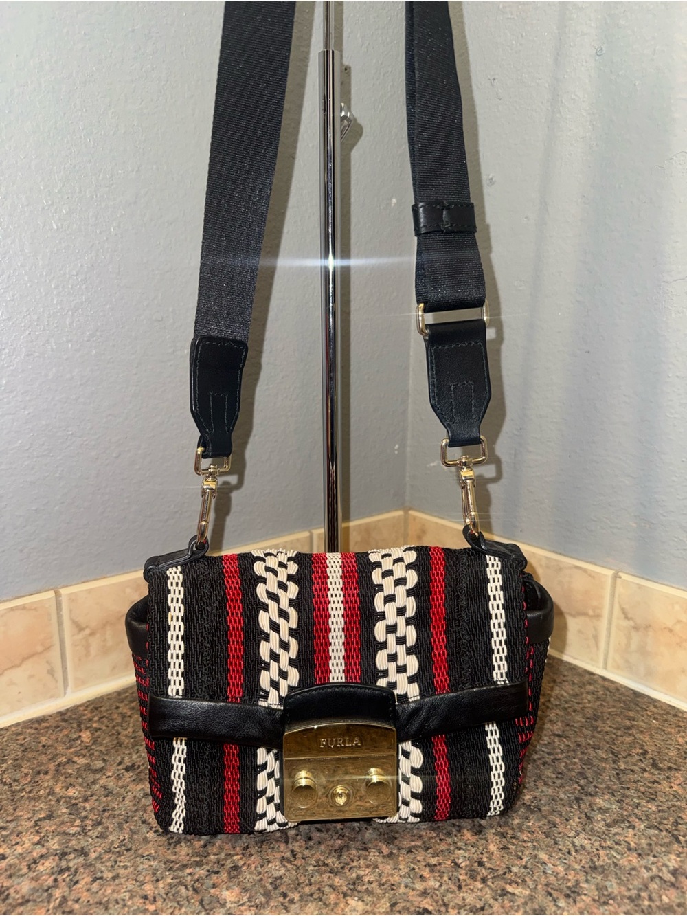 FURLA Metropolis RARE!!! Woven Stripe Crossbody Shoulder Bag - Picture 2 of 11